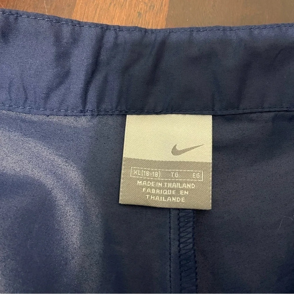Vintage Gray Tag Nike Women’s Shorts Size XL Y2K Navy Athletic - Picture 7 of 9